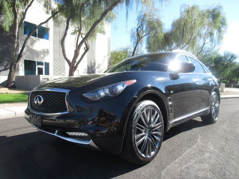 Used 2017 INFINITI QX70 2WD w/ Limited Package image 2
