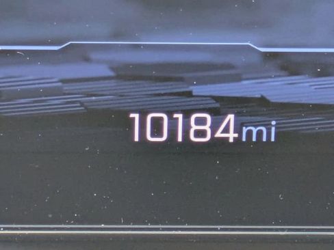 Certified 2025 Chevrolet Suburban Premier image 25