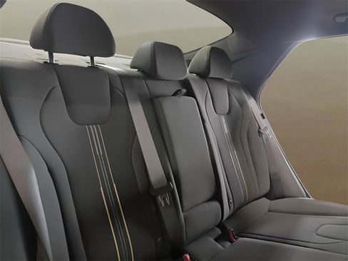 Certified 2025 Hyundai Elantra SEL image 27