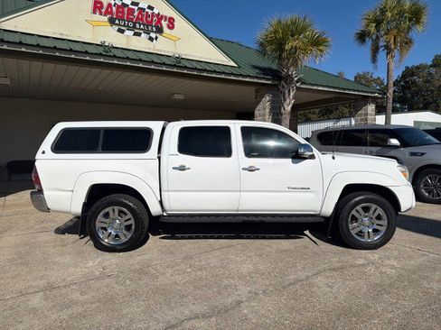 Used 2014 Toyota Tacoma Limited image 4