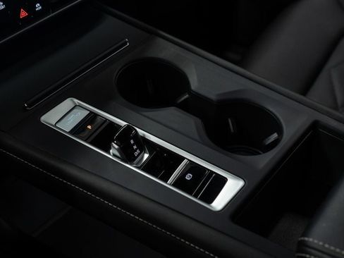 Used 2024 Volkswagen Atlas Cross Sport SE AWD/4WD image 16