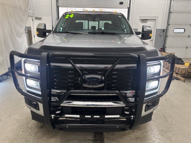Used 2024 Ford F350 Lariat w/ Lariat Ultimate Package AWD/4WD image 2