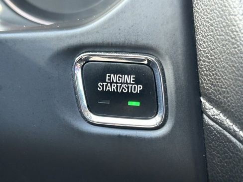 Used 2023 GMC Acadia SLT image 26