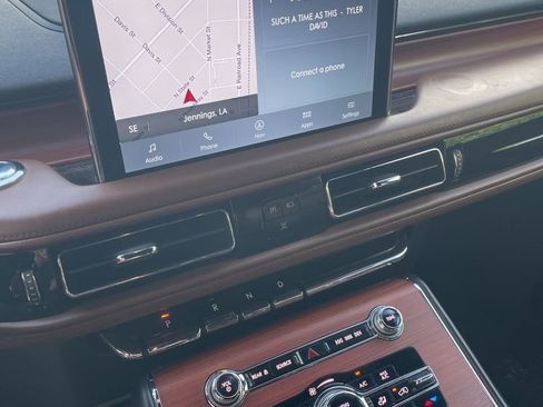 Used 2021 Lincoln Aviator Reserve w/ Equipment Group 201A RWD image 13
