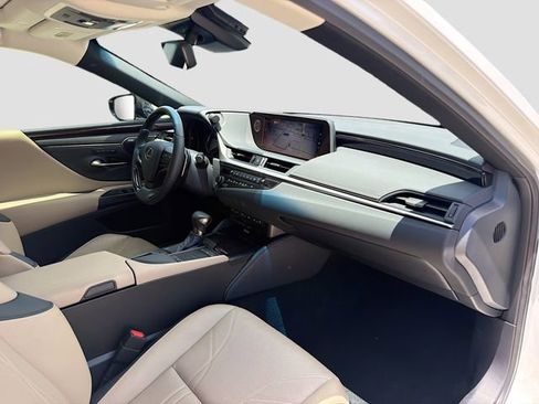 Used 2020 Lexus ES 350 Ultra Luxury w/ Accessory Package 2 FWD image 14