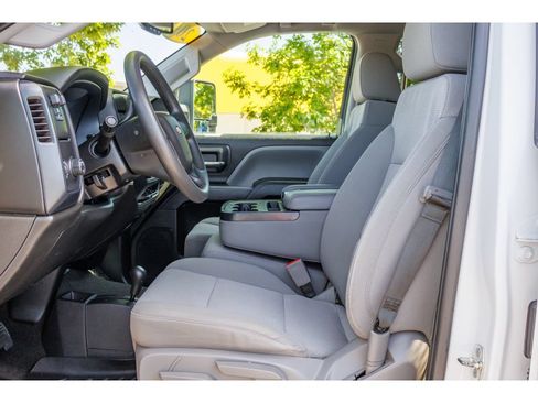 Used 2018 Chevrolet Silverado 2500 W/T AWD/4WD image 15
