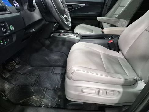 Used 2023 Honda Passport EX-L image 9