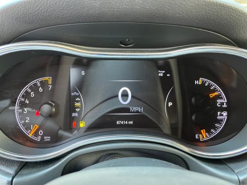 Used 2020 Jeep Grand Cherokee Altitude AWD/4WD image 13