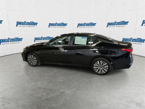Used 2023 Nissan Altima 2.5 SV image 7