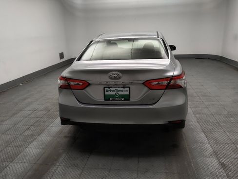 Used 2018 Toyota Camry LE image 7