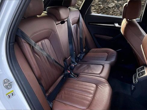 Used 2018 Audi Q5 2.0T Premium Plus w/ Premium Plus Package image 24