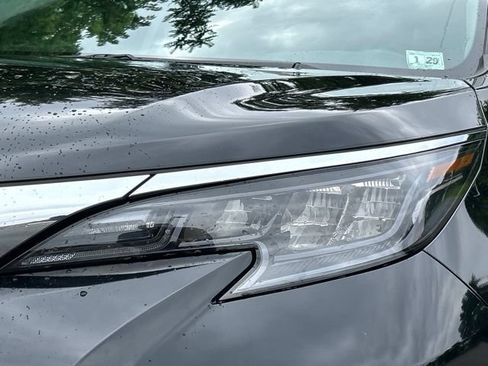 Used 2024 Toyota Sienna XLE w/ XLE Plus Package AWD/4WD image 15