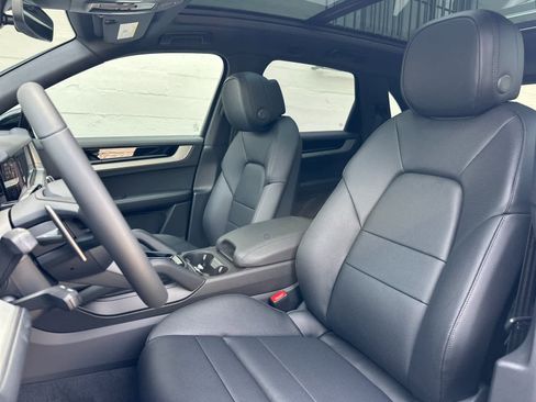 New 2026 Porsche Cayenne AWD/4WD image 5