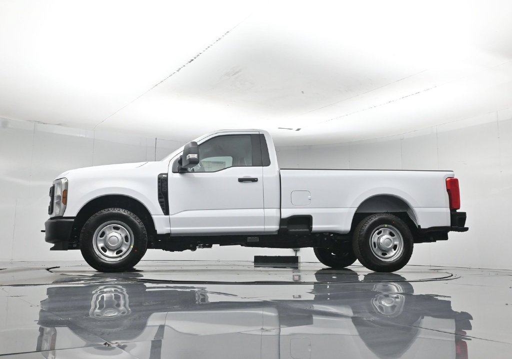 New 2027 Ford F350 XL w/ XL Chrome Package RWD image 7