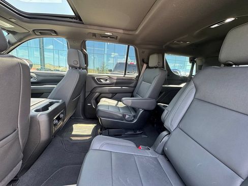 Used 2024 Chevrolet Tahoe LT RWD image 3