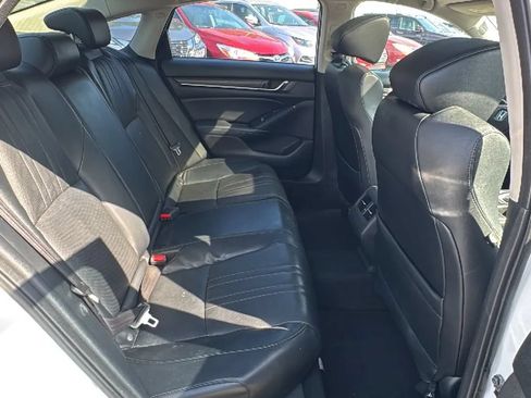Used 2018 Honda Accord Touring image 22