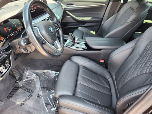 Used 2022 BMW 540i xDrive w/ Premium Package image 14