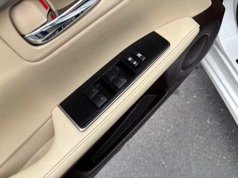 Used 2018 Lexus ES 350 w/ Navigation System Package FWD image 15