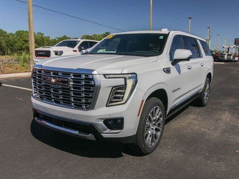 New 2026 GMC Yukon XL Denali w/ Denali Reserve Package AWD/4WD image 3