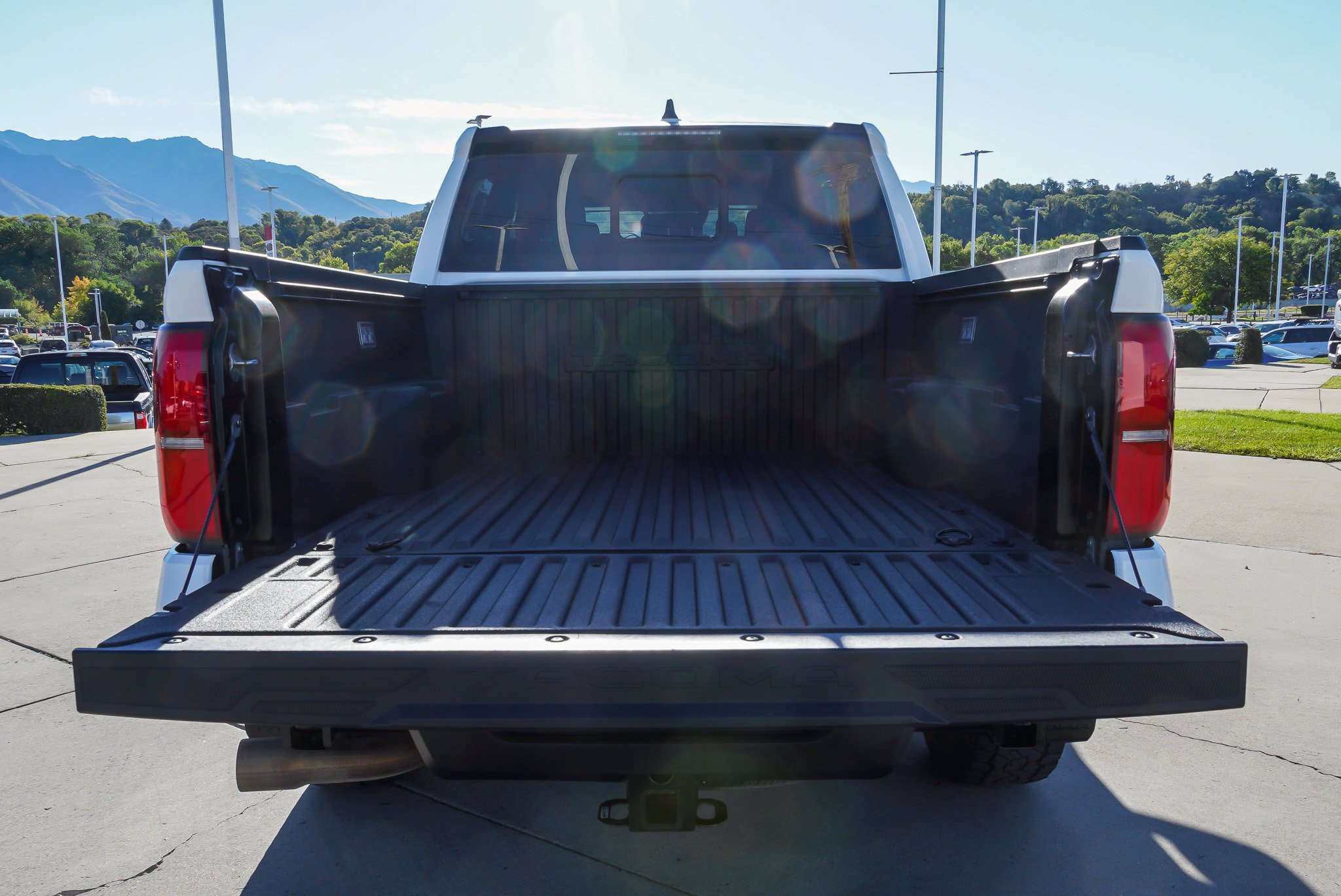 Certified 2024 Toyota Tacoma SR5 AWD/4WD image 14