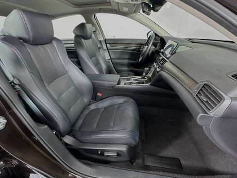 Certified 2018 Honda Accord Touring image 29