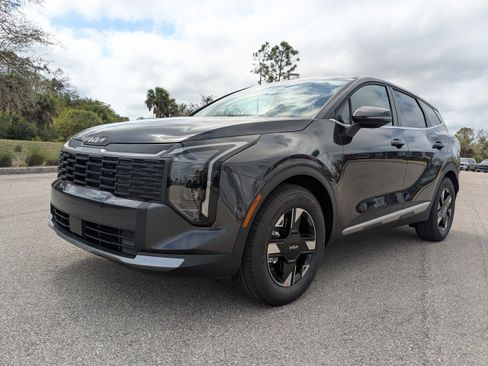 New 2026 Kia Sportage LX FWD image 10
