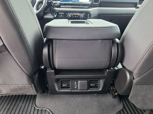 Used 2025 Chevrolet Silverado 2500 LT w/ Convenience Package AWD/4WD image 25