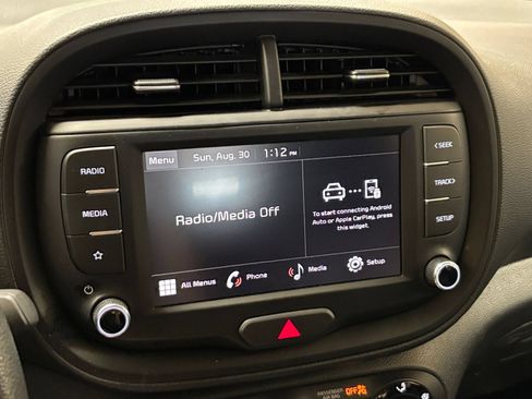 Used 2025 Kia Soul LX w/ LX Technology Package FWD image 16