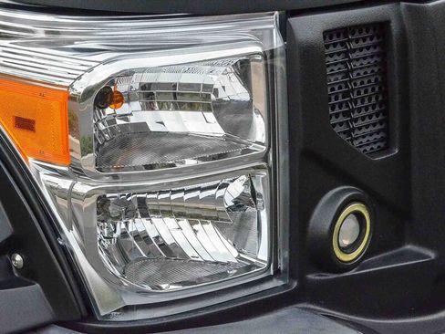 Used 2016 Ford F450 XLT w/ XLT Interior Package image 10