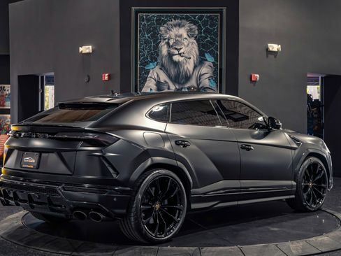 Used 2019 Lamborghini Urus AWD/4WD image 25