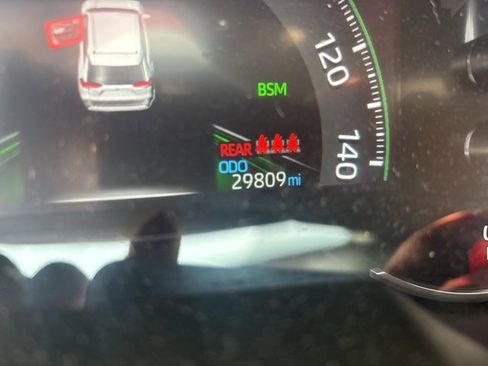 Used 2023 Toyota RAV4 XLE Premium image 5