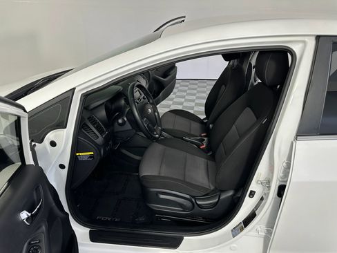 Used 2015 Kia Forte EX image 22