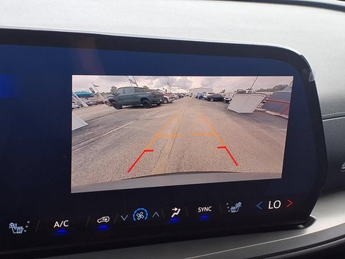 Used 2025 Chevrolet Traverse LT w/ LPO, Floor Liner Package FWD image 8