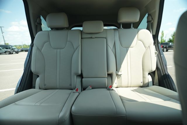 Used 2025 Kia Sorento S w/ Panoramic Sunroof Package FWD image 39