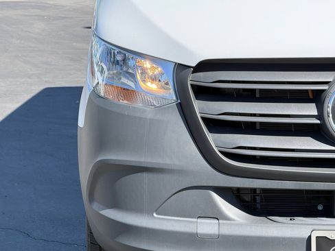 New 2025 Mercedes-Benz eSprinter 170 Cargo image 5