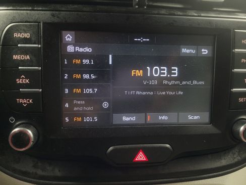 Used 2020 Kia Soul LX FWD image 25