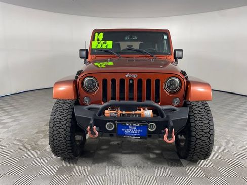 Used 2014 Jeep Wrangler Unlimited Sahara w/ Dual Top Group AWD/4WD image 26