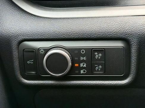 Used 2023 Ford Explorer XLT RWD image 24