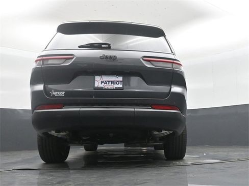 New 2025 Jeep Grand Cherokee L Altitude image 46