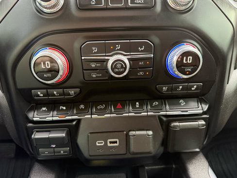 Used 2019 GMC Sierra 1500 AT4 w/ AT4 Premium Package image 31