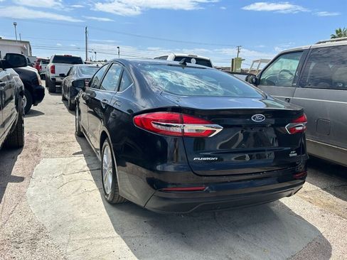 Used 2020 Ford Fusion SE FWD image 4