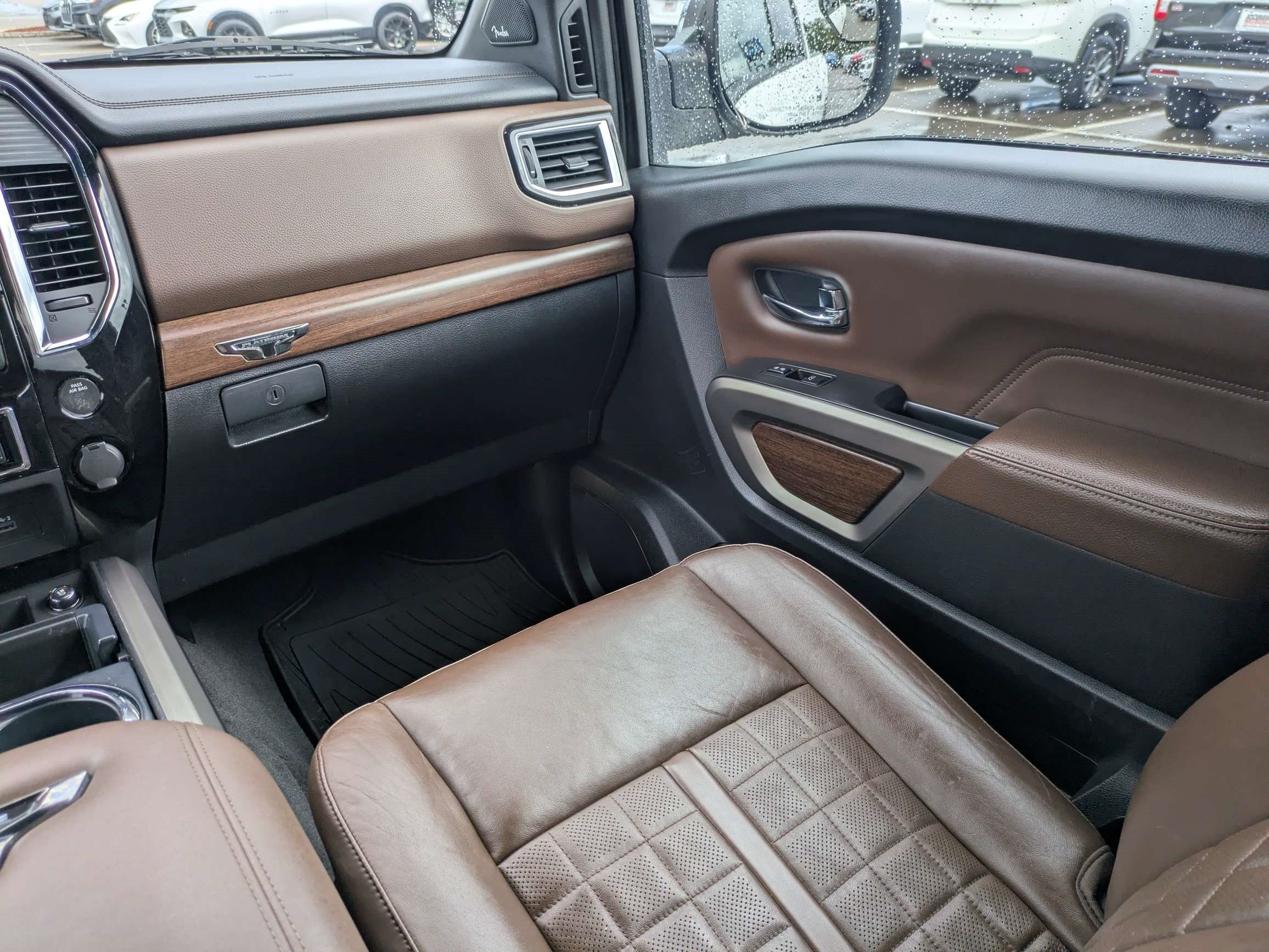 Used 2021 Nissan Titan Platinum Reserve w/ Moonroof Package AWD/4WD image 16