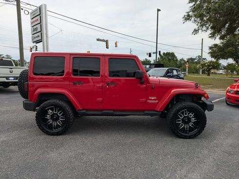Used 2012 Jeep Wrangler Unlimited Sahara AWD/4WD image 3