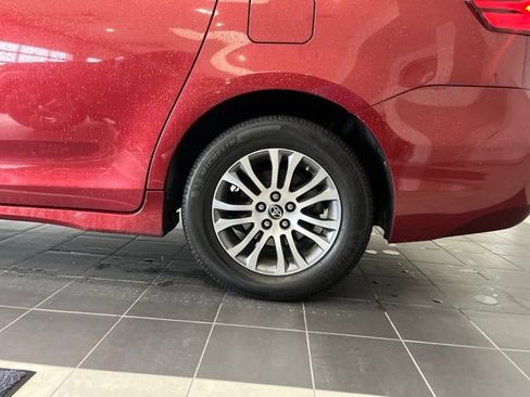 Certified 2020 Toyota Sienna XLE FWD image 9