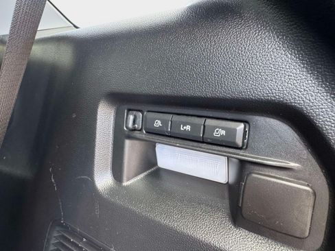 Used 2021 Ford Explorer Limited w/ Equipment Group 301A AWD/4WD image 18