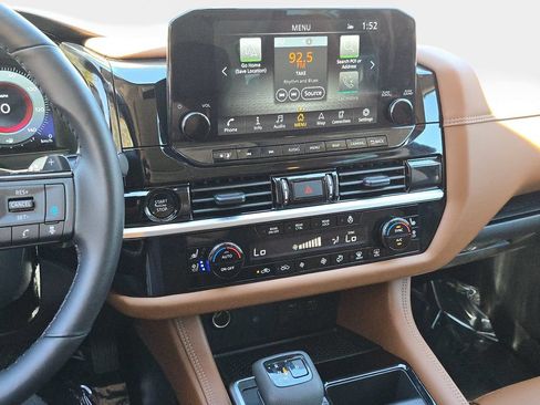 Used 2025 Nissan Pathfinder Platinum w/ Cargo Package AWD/4WD image 27
