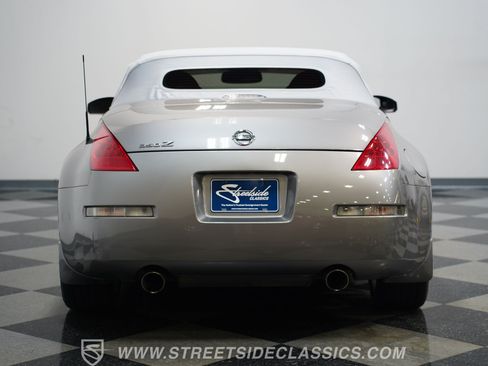 Used 2007 Nissan 350Z Touring RWD image 25