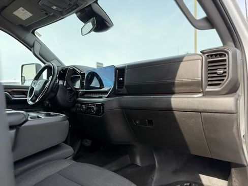 Used 2024 Chevrolet Silverado 2500 LT image 13