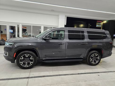 Used 2023 Jeep Wagoneer L Series III w/ Preferred Equipment Group image 3