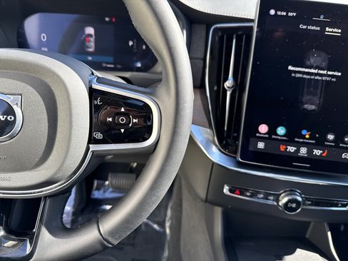 Used 2025 Volvo XC90 B6 Plus image 20